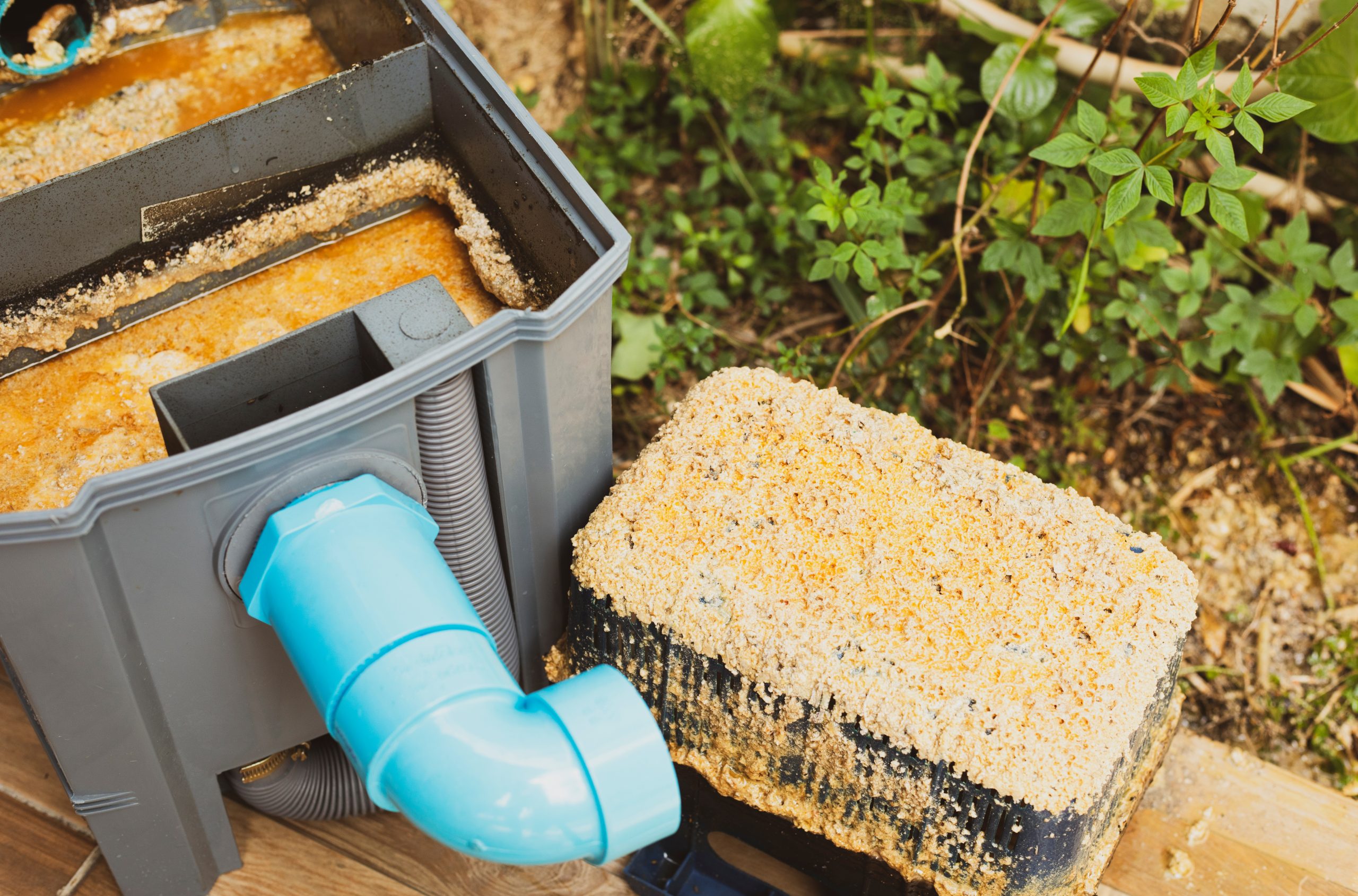 Caixa de Gordura: A Limpeza Essencial que Garante a Saúde do Seu Encanamento