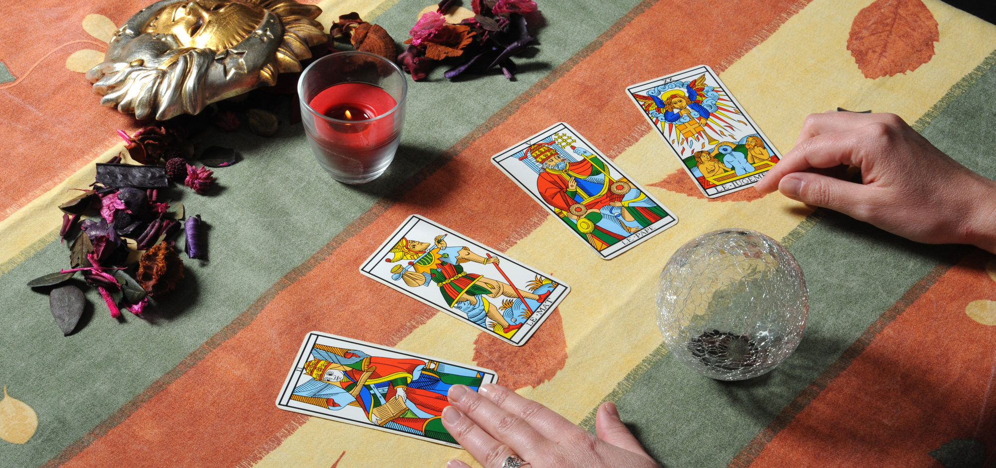 Jogo de Cartas do Tarot: Como Funciona, Significados e Dicas para uma Leitura Precisa