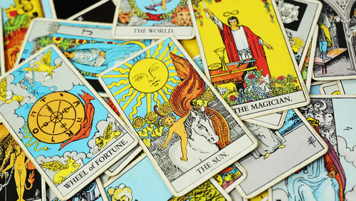 História do Tarot de Marselha: Origem, Significado e Evolução do Baralho Mais Icônico