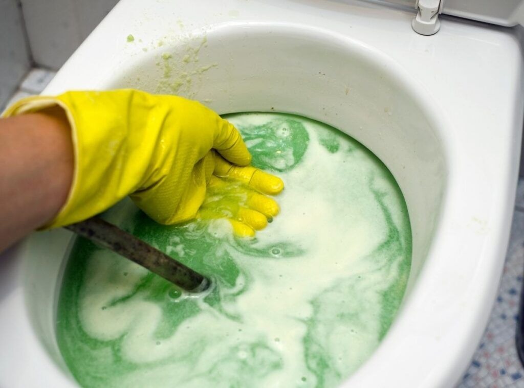 Mitos e Verdades sobre os Produtos Químicos para Desentupir: O que Funciona e o que Pode Te Prejudicar?